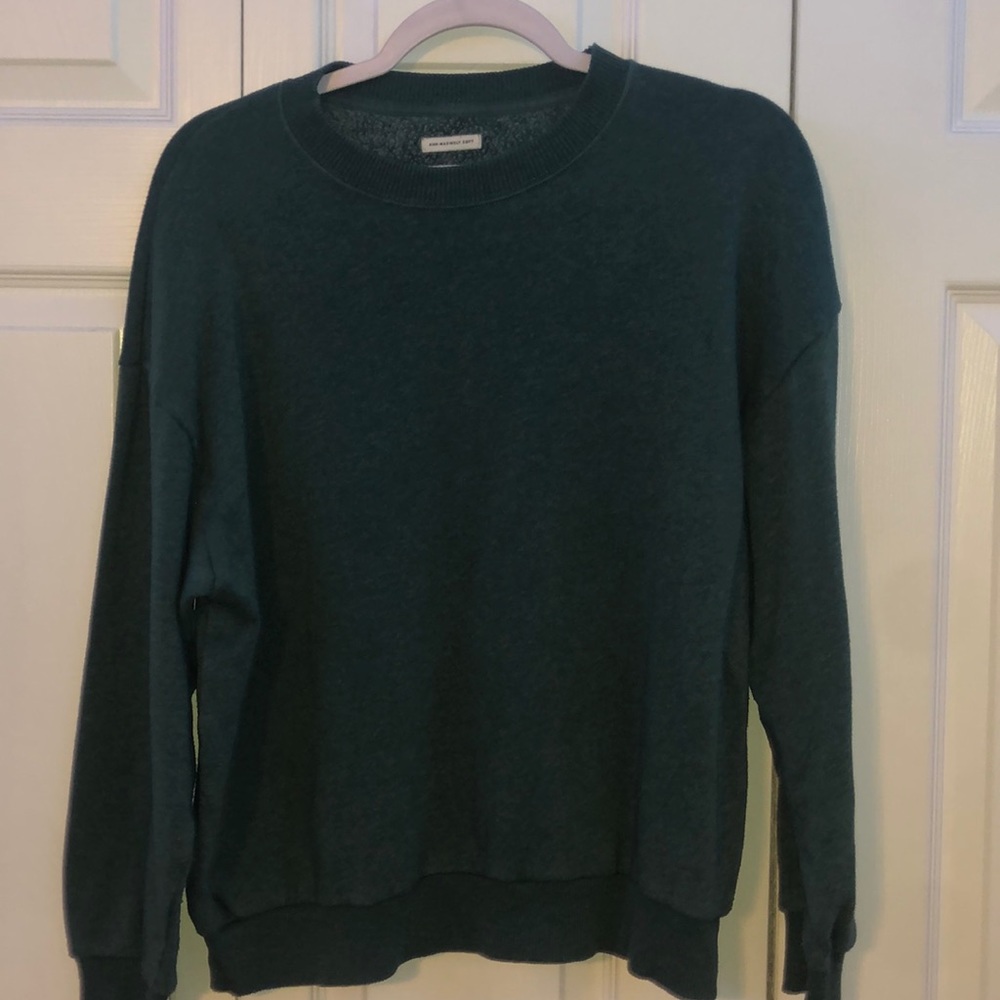 American Eagle crew neck